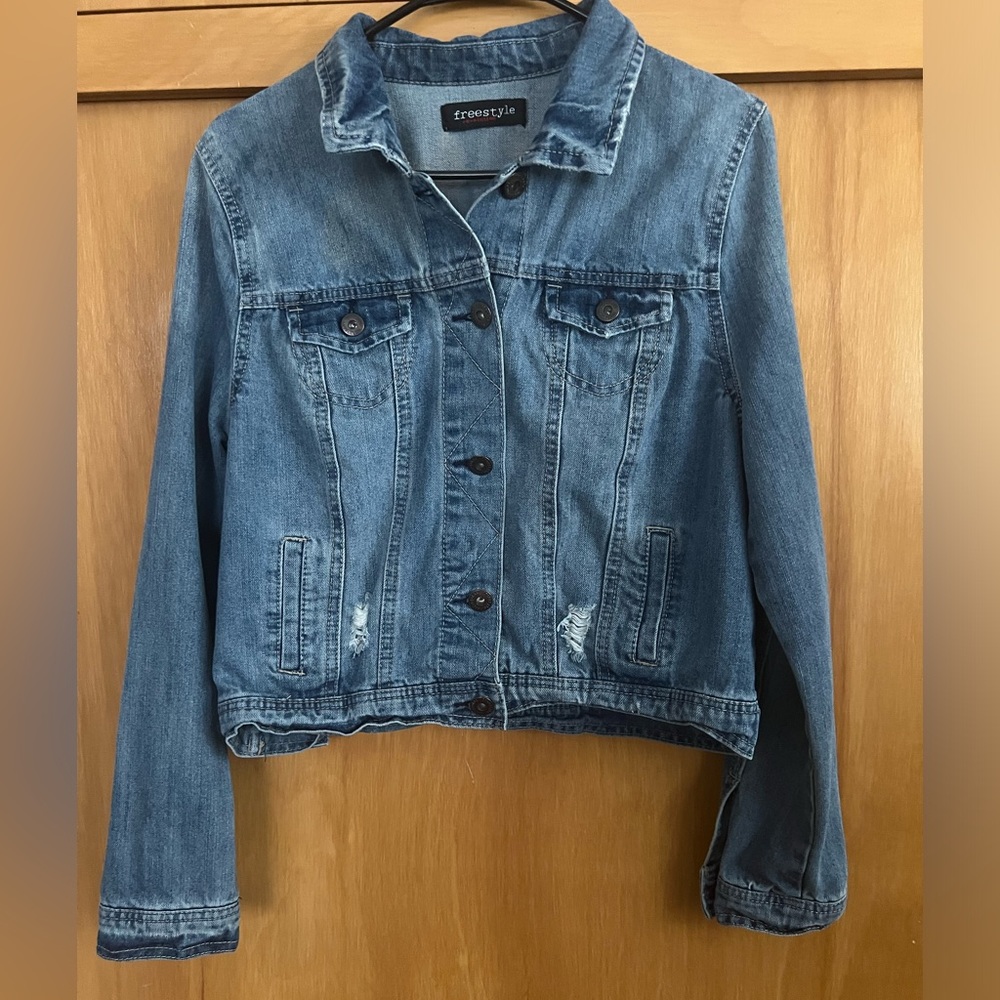 Light Wash Distressed Denim Jean Jacket Small/Medium